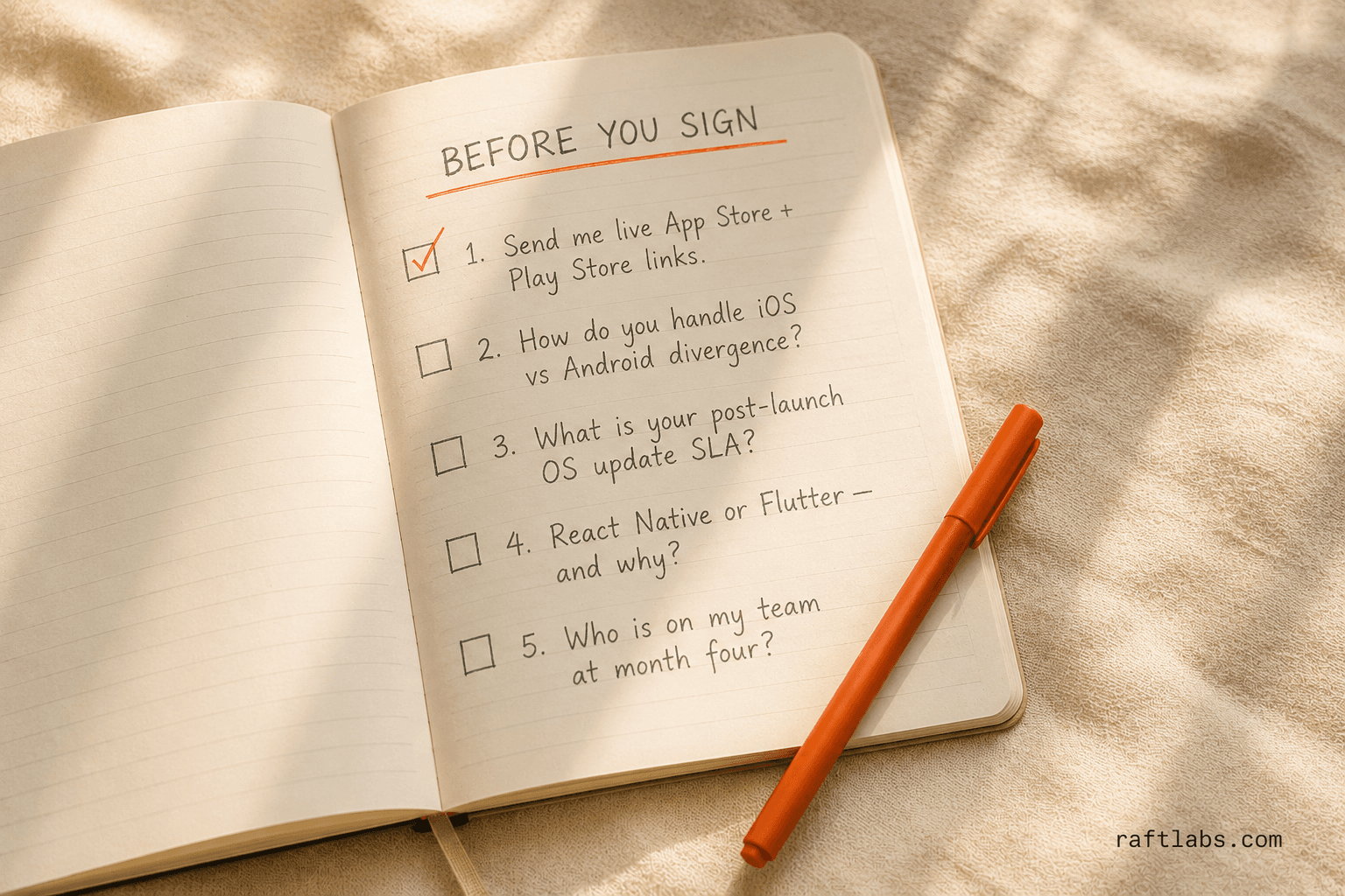 Hand-drawn checklist of five questions to ask a cross-platform app development company before signing: live app links, iOS/Android divergence approach, OS update SLA, framework rationale, and team continuity